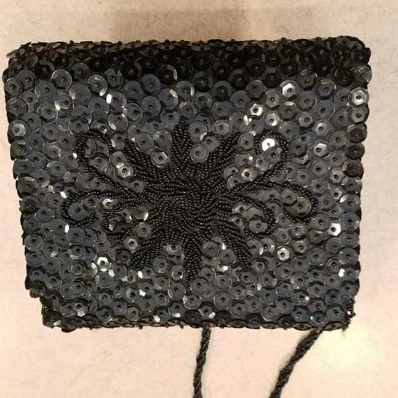 Balikbayan/ black hand beaded small bag - Picture 4 of 4